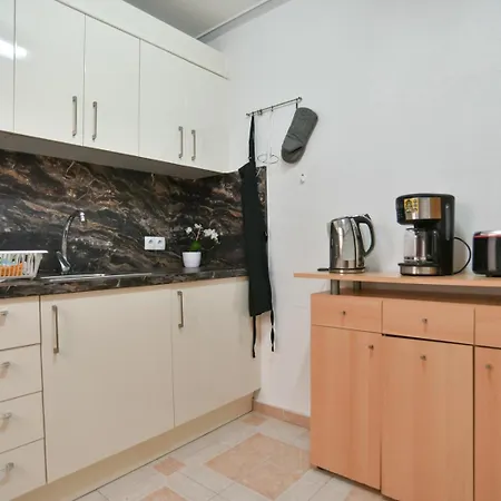 Seascape-tranquil 3 Bedroom Town House Holiday home *